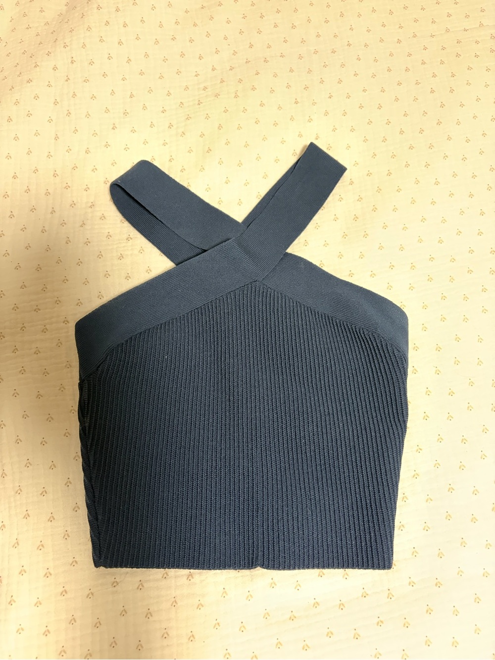 Babaton SCULPT KNIT CRISS CROSS CROPPED TANK - Picture 2 of 2